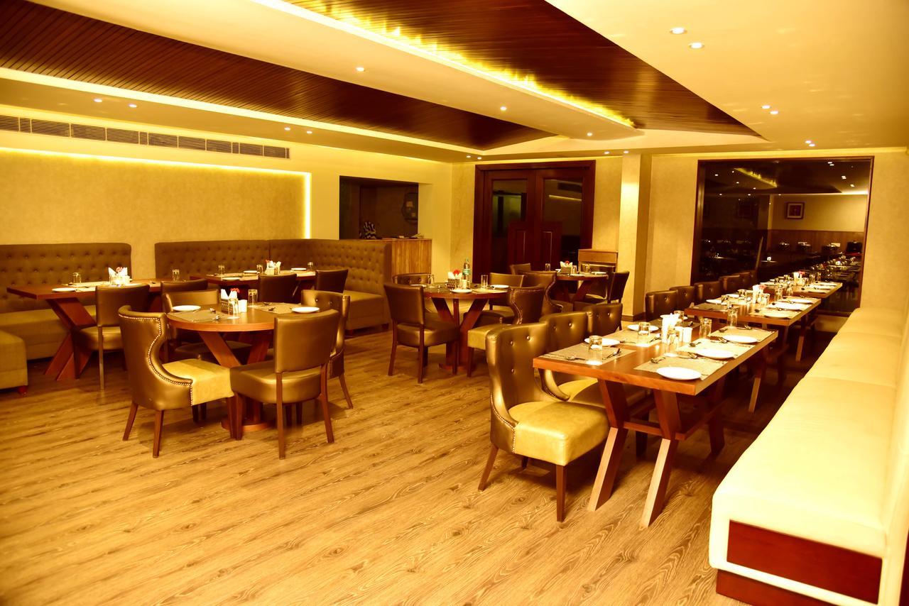 Season Hotel Nainital Bagian luar foto