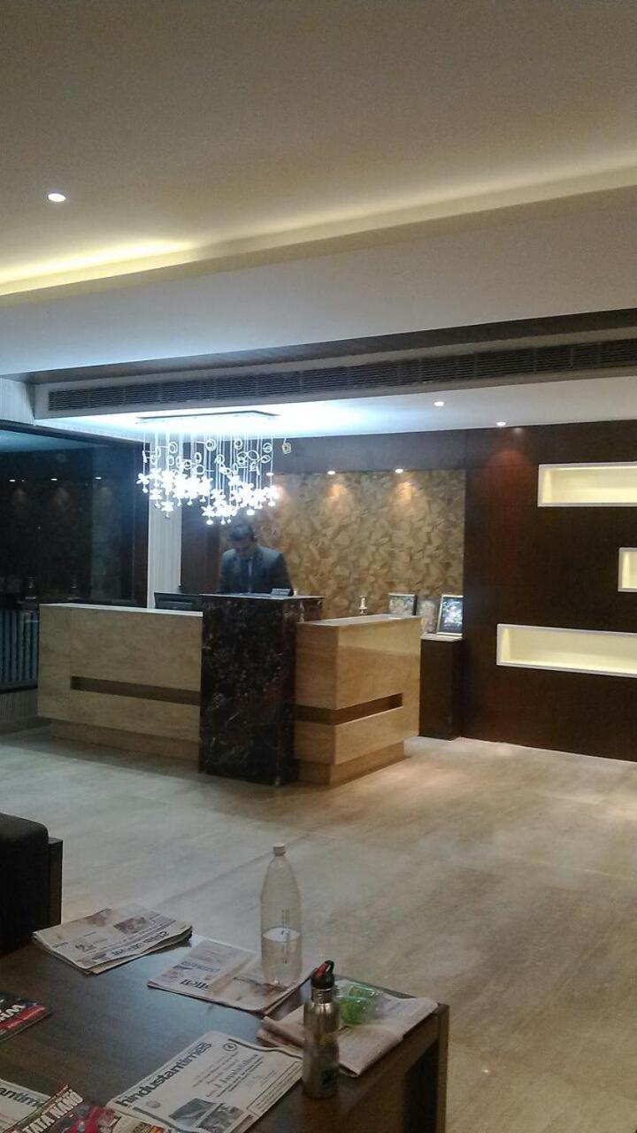 Season Hotel Nainital Bagian luar foto