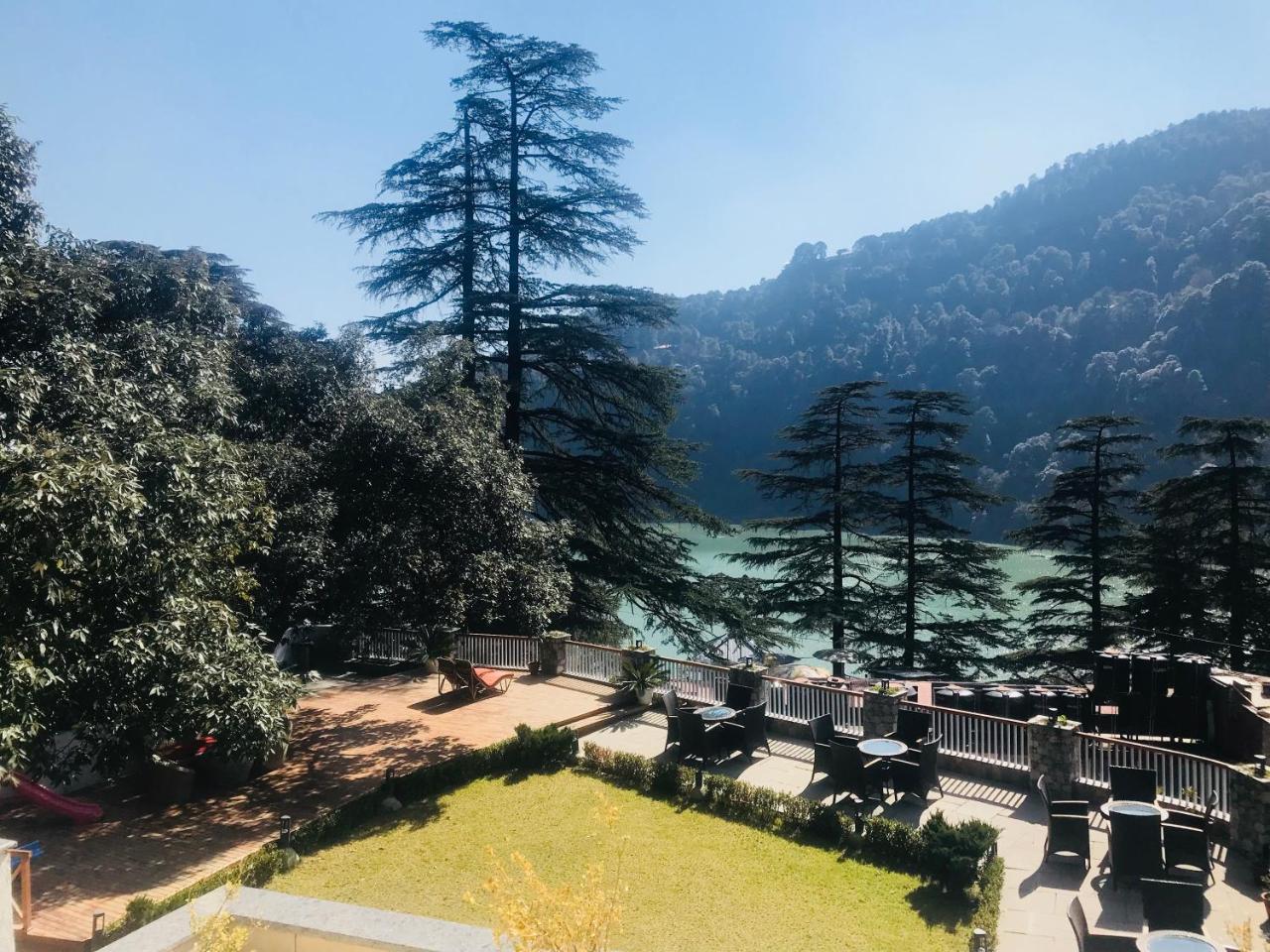 Season Hotel Nainital Bagian luar foto